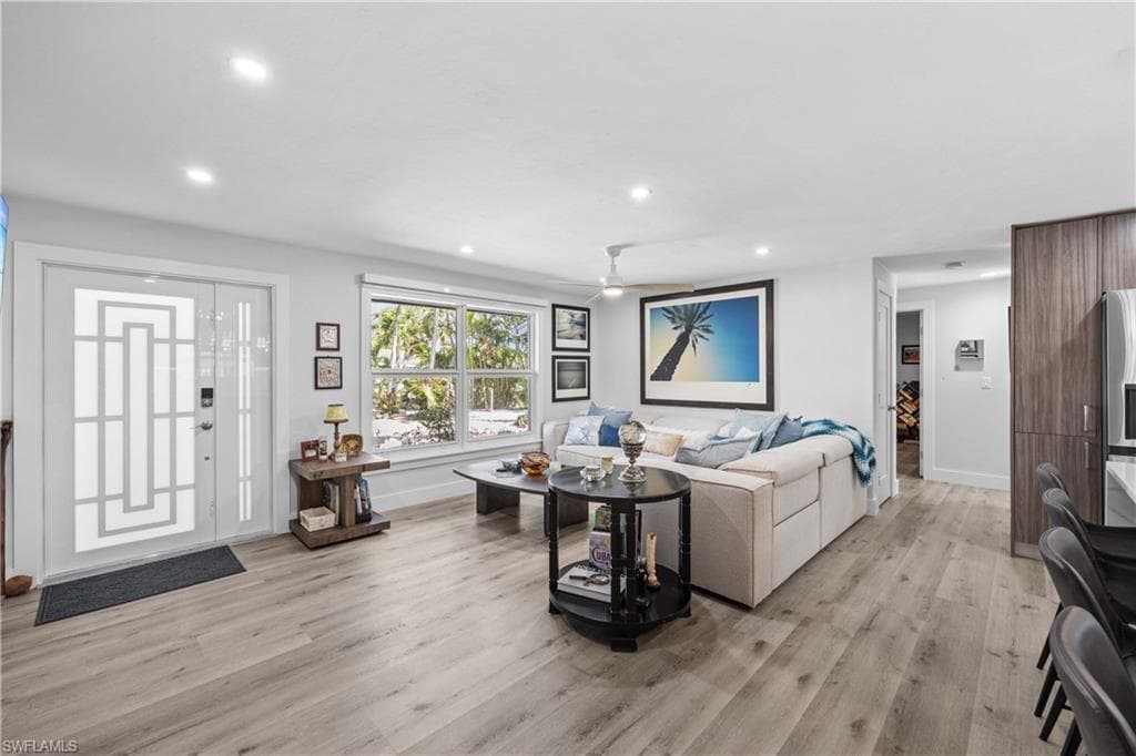 5448 25th Ave SW, Naples, FL 34116-4