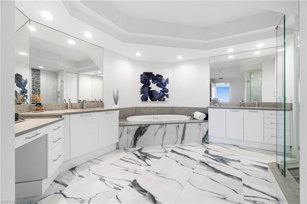 435 Dockside Dr B702, Naples, FL 34110-19