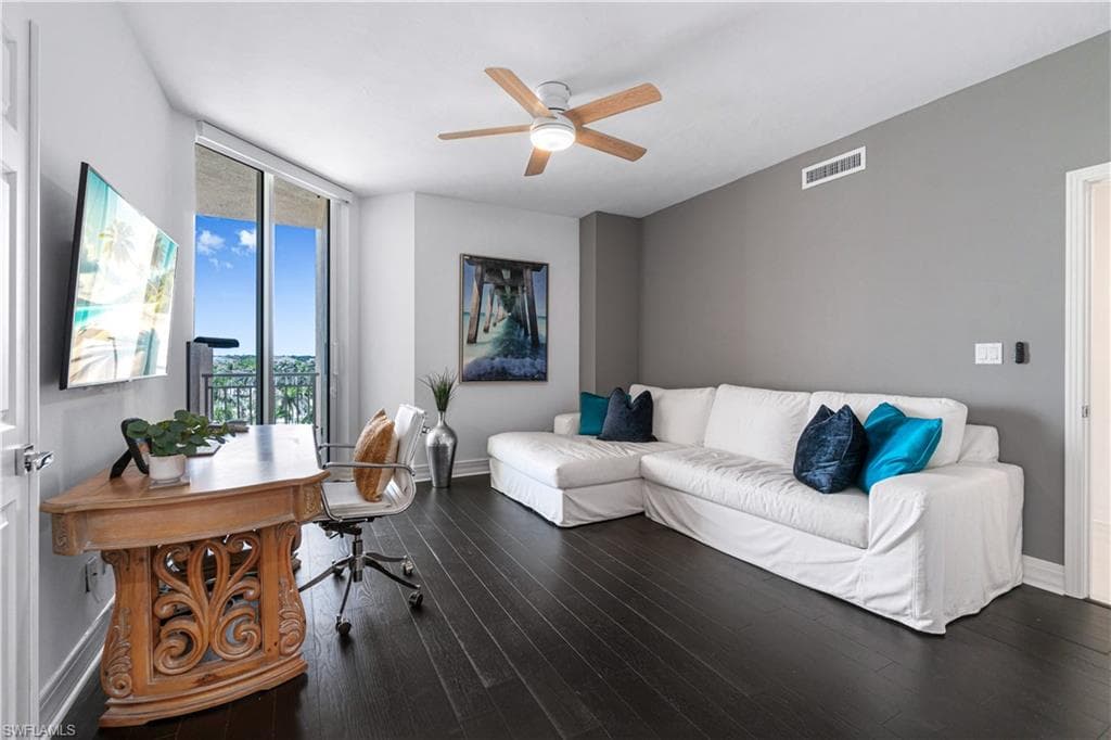 435 Dockside Dr B702, Naples, FL 34110-24