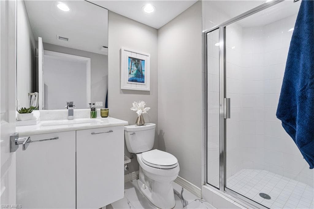 435 Dockside Dr B702, Naples, FL 34110-25