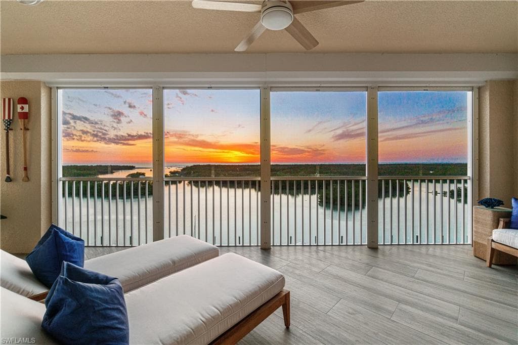 435 Dockside Dr B702, Naples, FL 34110-29