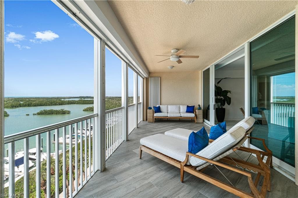 435 Dockside Dr B702, Naples, FL 34110-32
