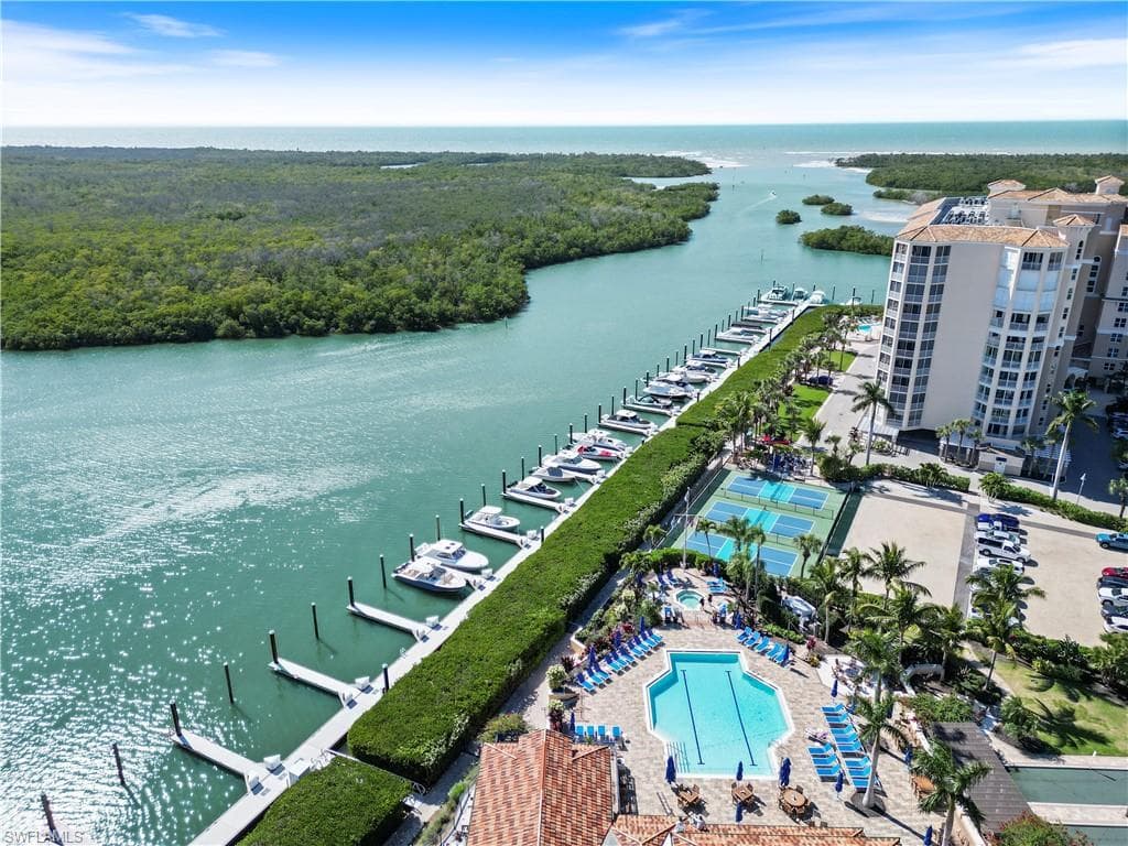 435 Dockside Dr B702, Naples, FL 34110-38