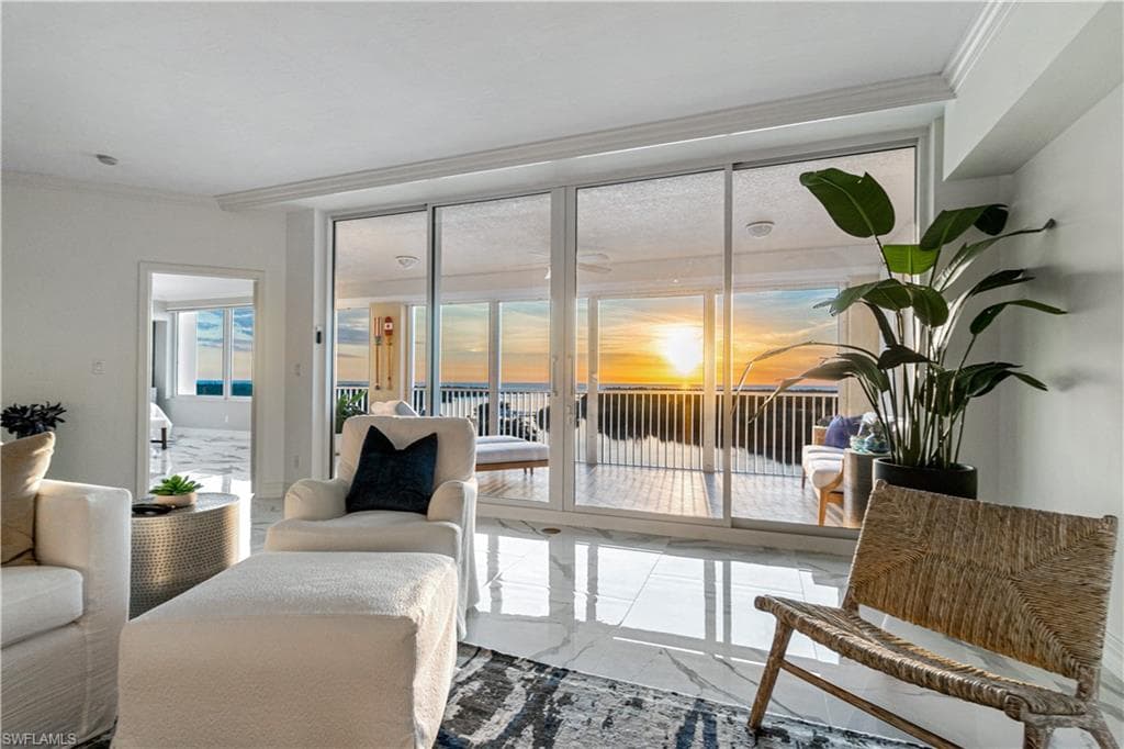 435 Dockside Dr B702, Naples, FL 34110-3