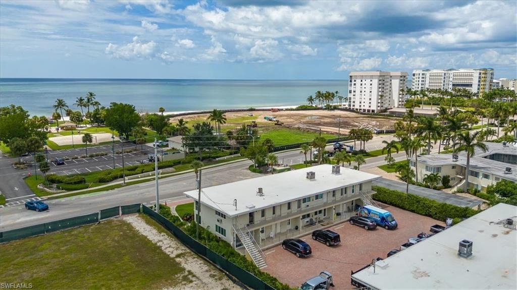 1550 Gulf Shore Blvd N W2, Naples, FL 34102-18