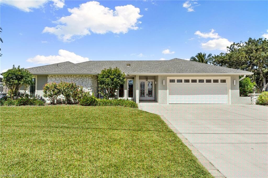 124 North Shore Ave, North Fort Myers, FL 33917-1