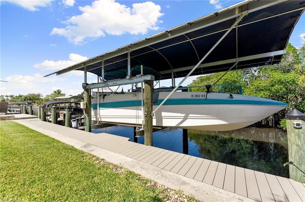 124 North Shore Ave, North Fort Myers, FL 33917-35