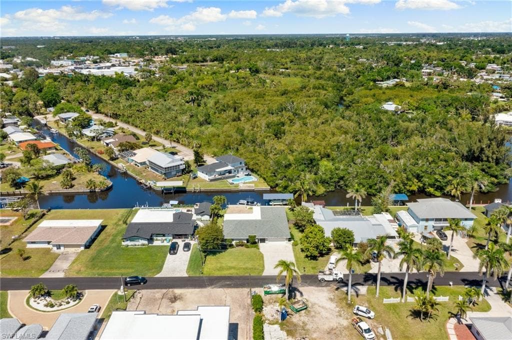 124 North Shore Ave, North Fort Myers, FL 33917-38