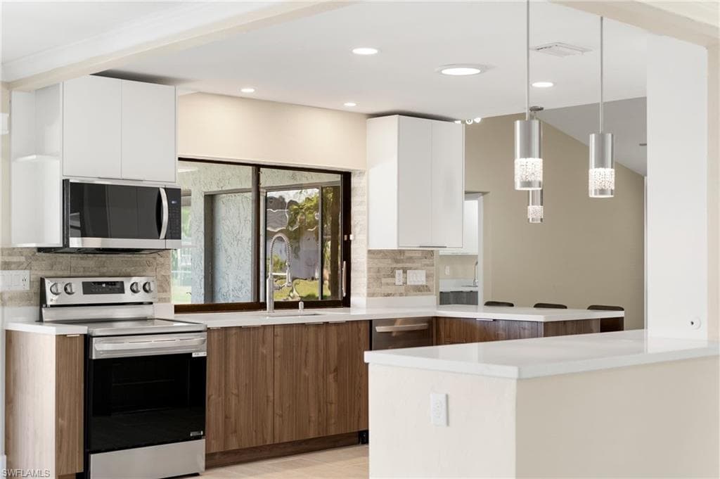 124 North Shore Ave, North Fort Myers, FL 33917-3