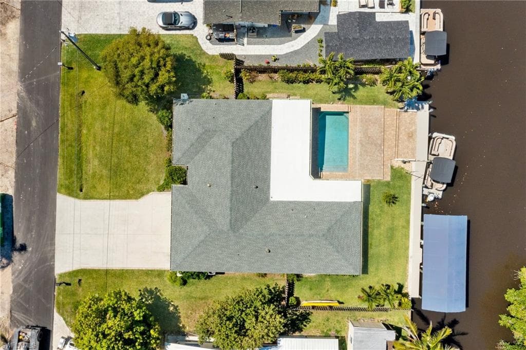 124 North Shore Ave, North Fort Myers, FL 33917-39