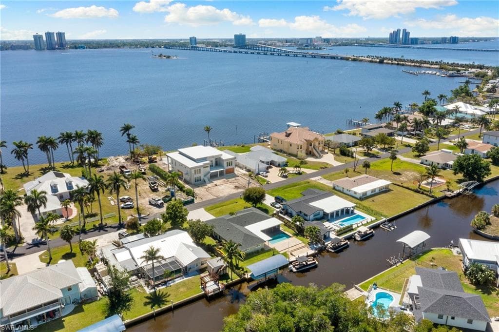 124 North Shore Ave, North Fort Myers, FL 33917-40