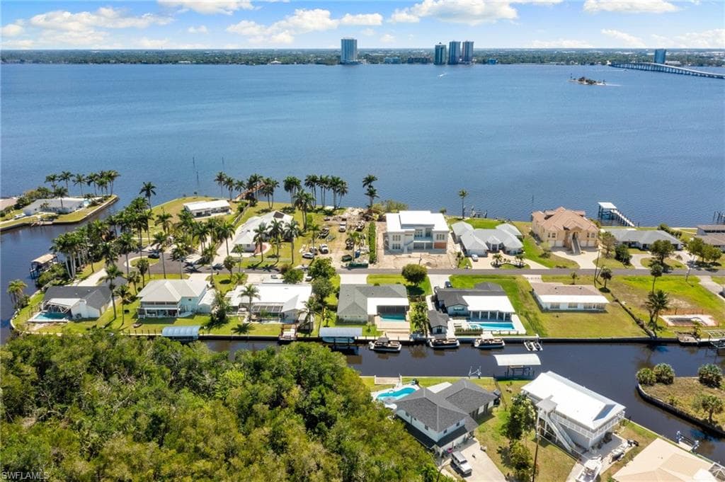 124 North Shore Ave, North Fort Myers, FL 33917-41