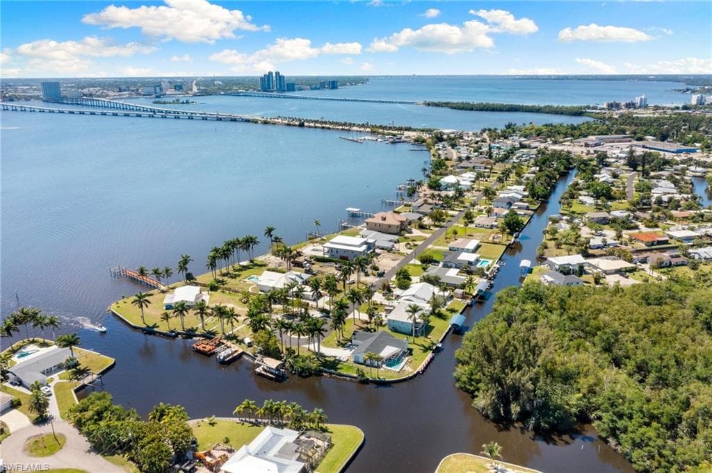 124 North Shore Ave, North Fort Myers, FL 33917-43