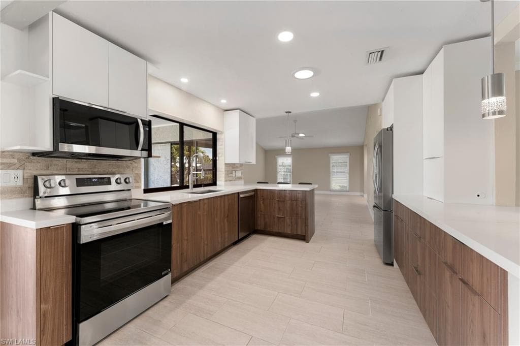 124 North Shore Ave, North Fort Myers, FL 33917-4