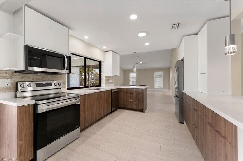 124 North Shore Ave, North Fort Myers, FL 33917-4