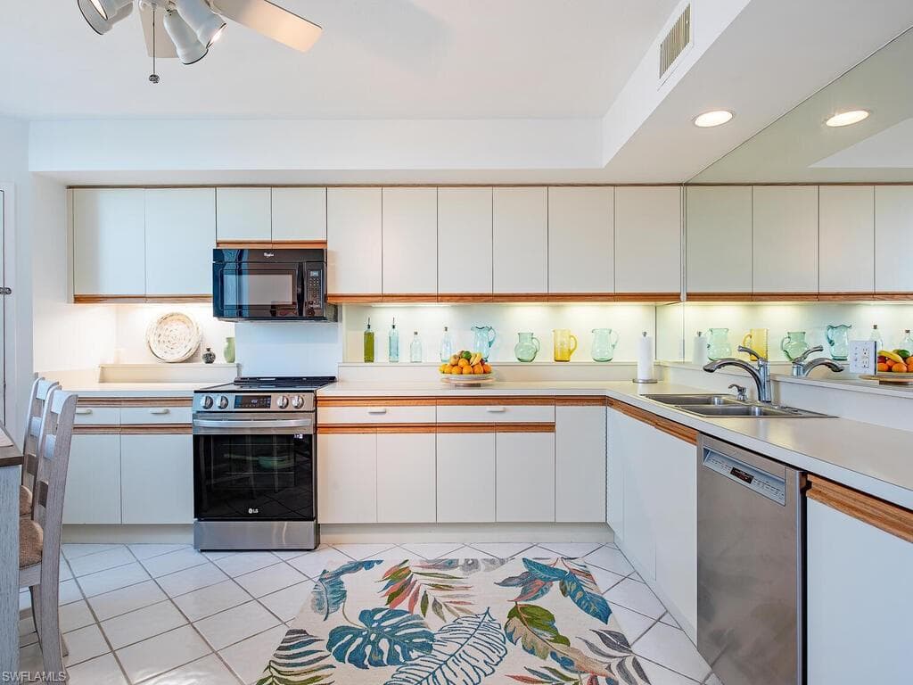 5555 Heron Point Dr 1602, Naples, FL 34108-7