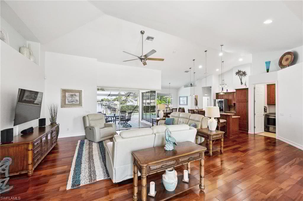 2711 Beach Pkwy W, Cape Coral, FL 33914-6