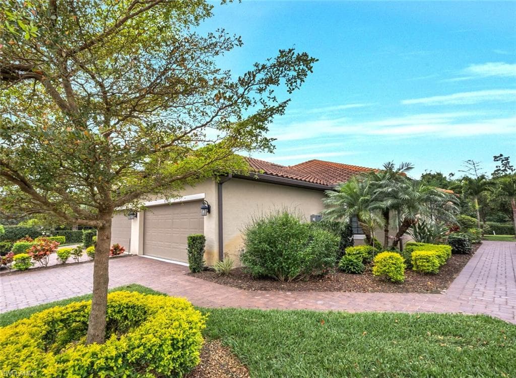 8209 Lucello Ter W, Naples, FL 34114-2