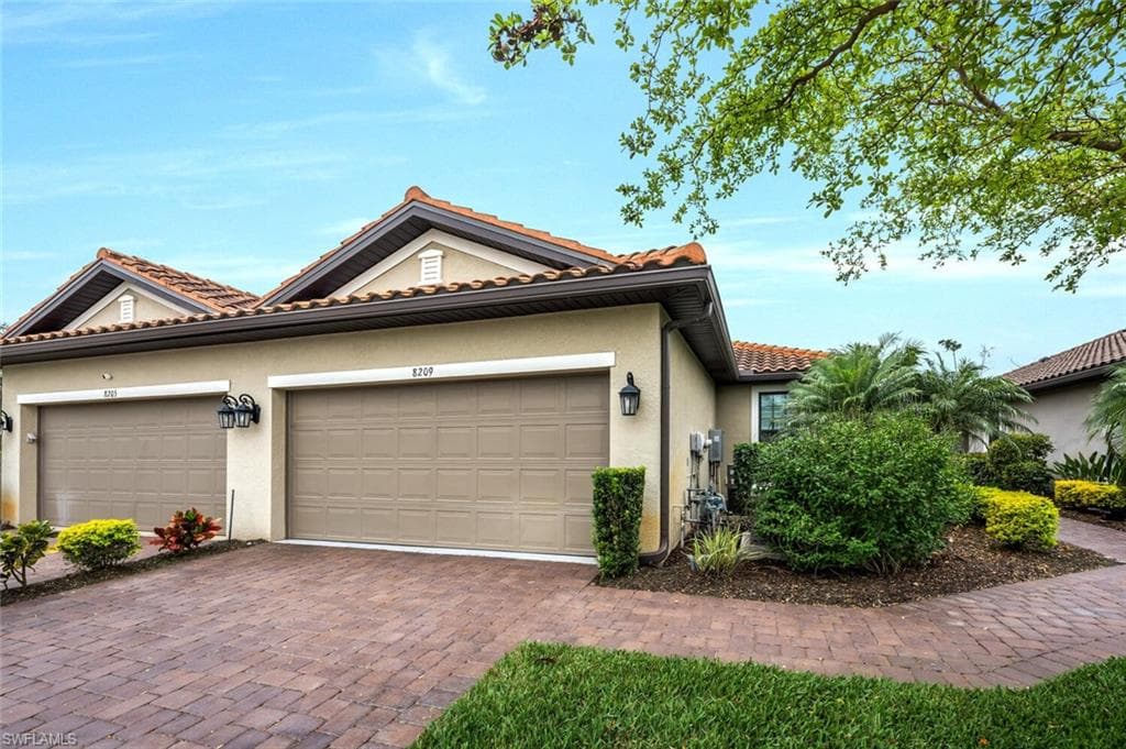 8209 Lucello Ter W, Naples, FL 34114-3