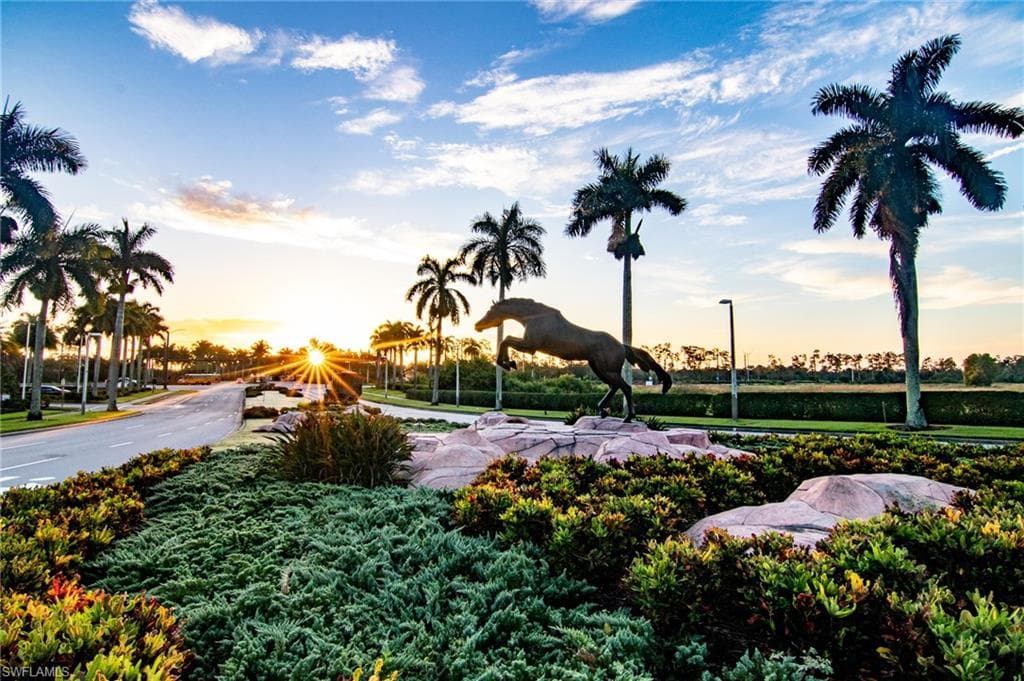 8563 Chase Preserve Dr, Naples, FL 34113-31