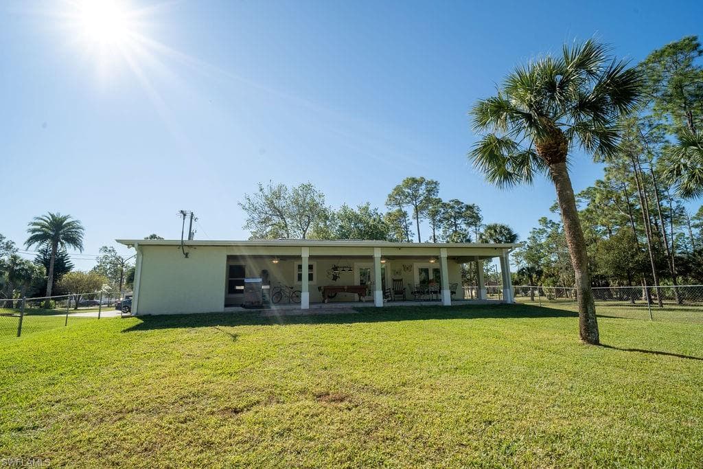 2421 22nd Ave NE, Naples, FL 34120-26