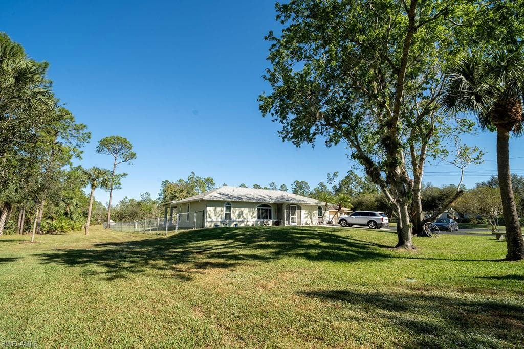 2421 22nd Ave NE, Naples, FL 34120-29