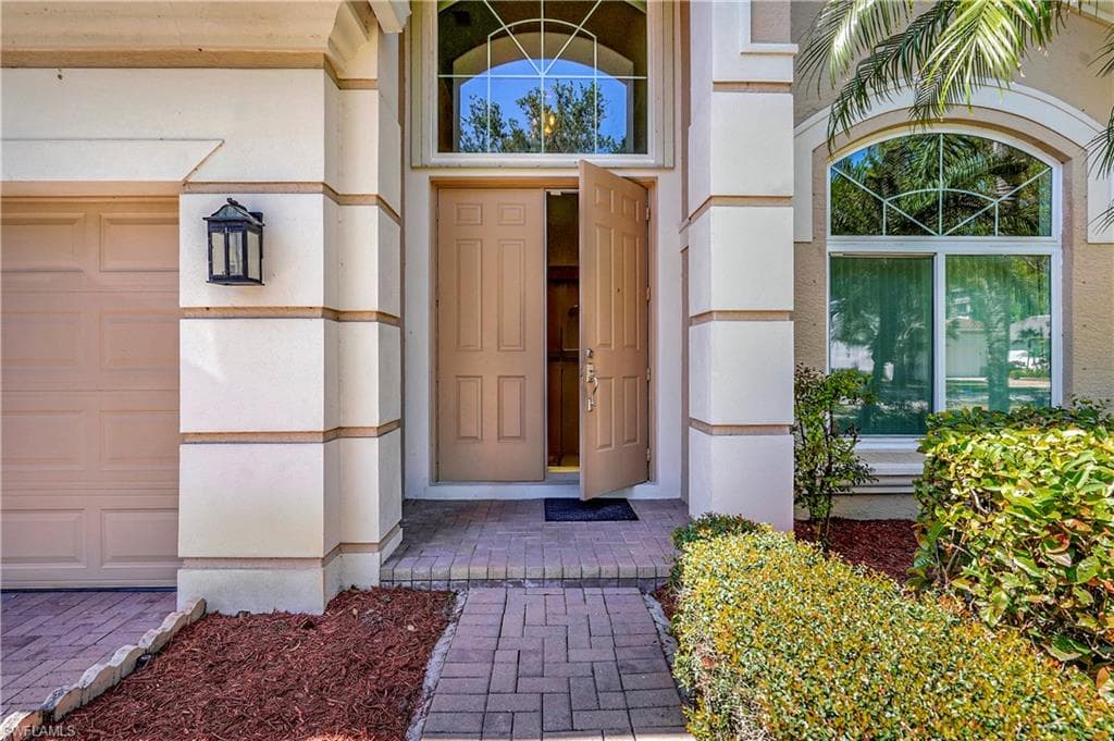1892 Par Dr, Naples, FL 34120-11