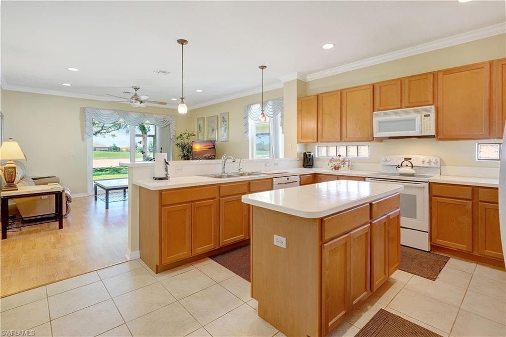 1892 Par Dr, Naples, FL 34120-12