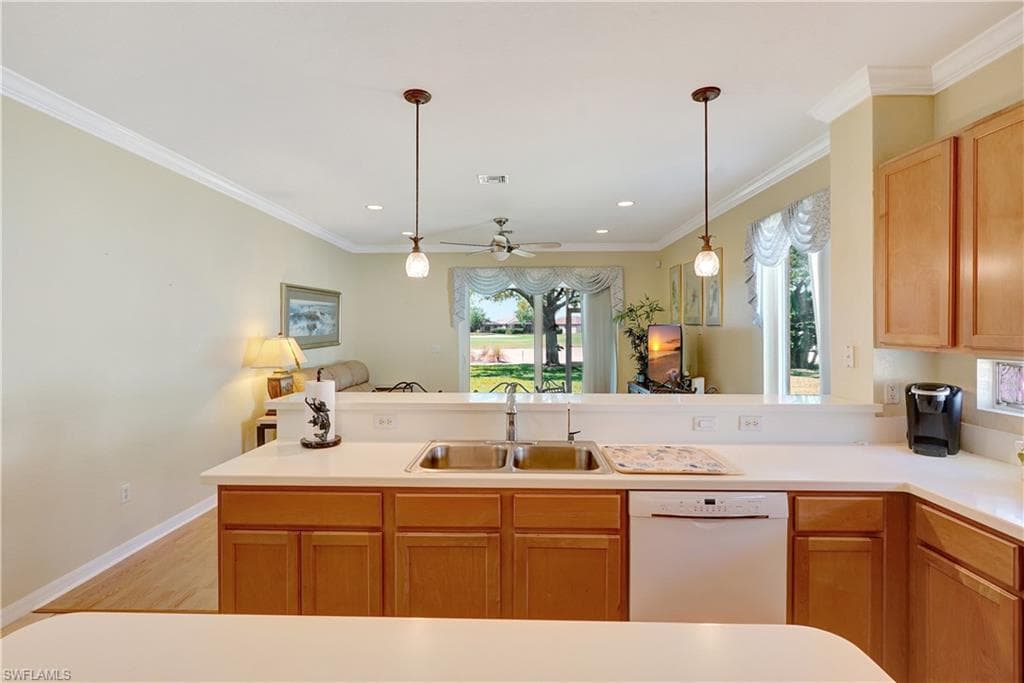 1892 Par Dr, Naples, FL 34120-14