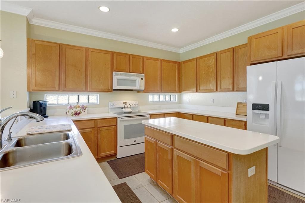 1892 Par Dr, Naples, FL 34120-17