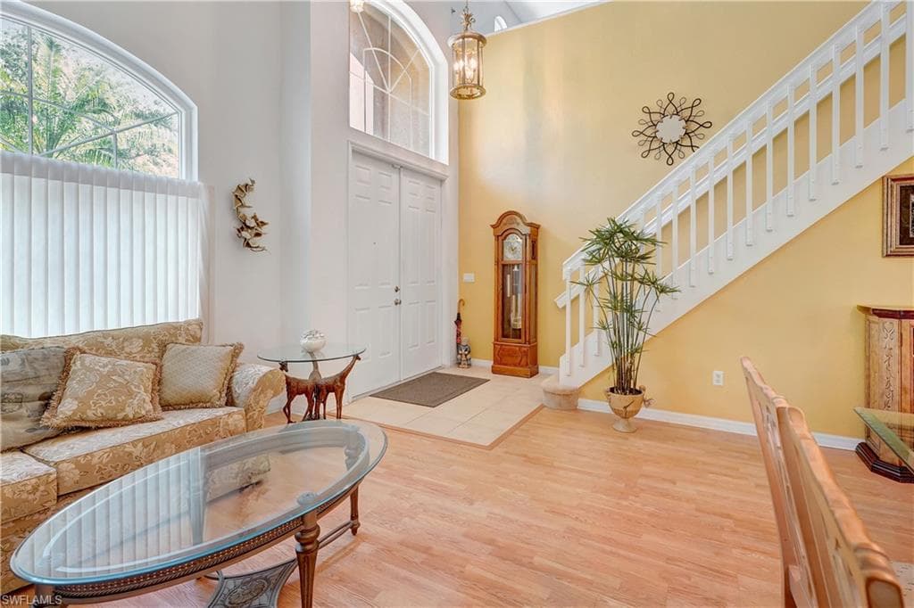 1892 Par Dr, Naples, FL 34120-22