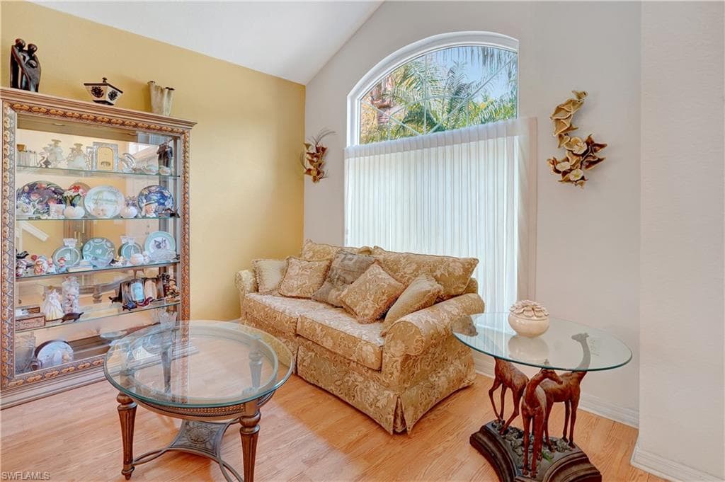 1892 Par Dr, Naples, FL 34120-26