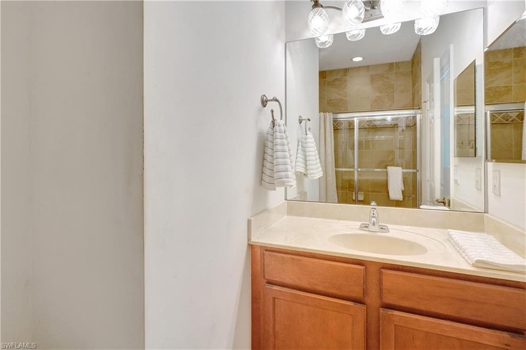 1892 Par Dr, Naples, FL 34120-37