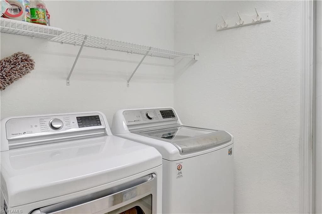 1892 Par Dr, Naples, FL 34120-44
