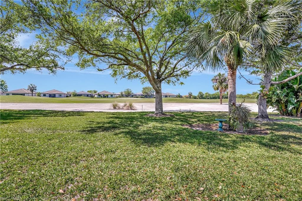 1892 Par Dr, Naples, FL 34120-46
