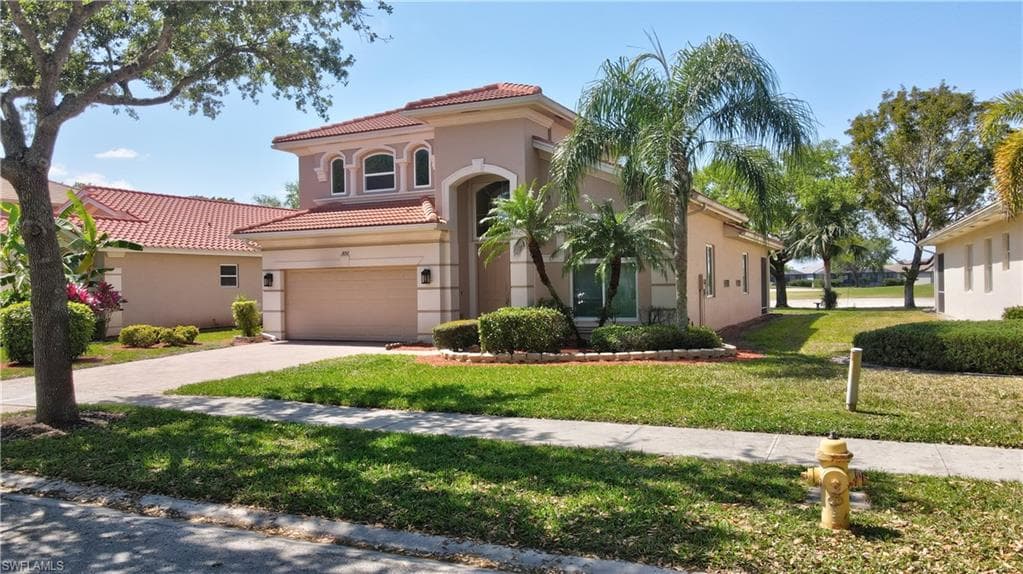 1892 Par Dr, Naples, FL 34120-4