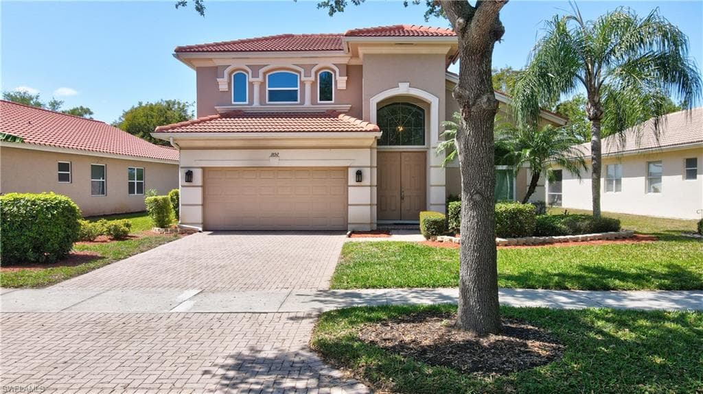 1892 Par Dr, Naples, FL 34120-5