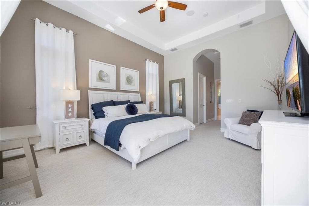 8910 Shenendoah Cir, Naples, FL 34113-22