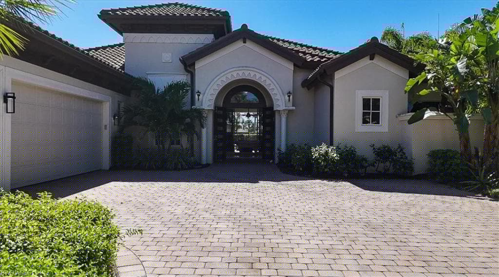 8910 Shenendoah Cir, Naples, FL 34113-2