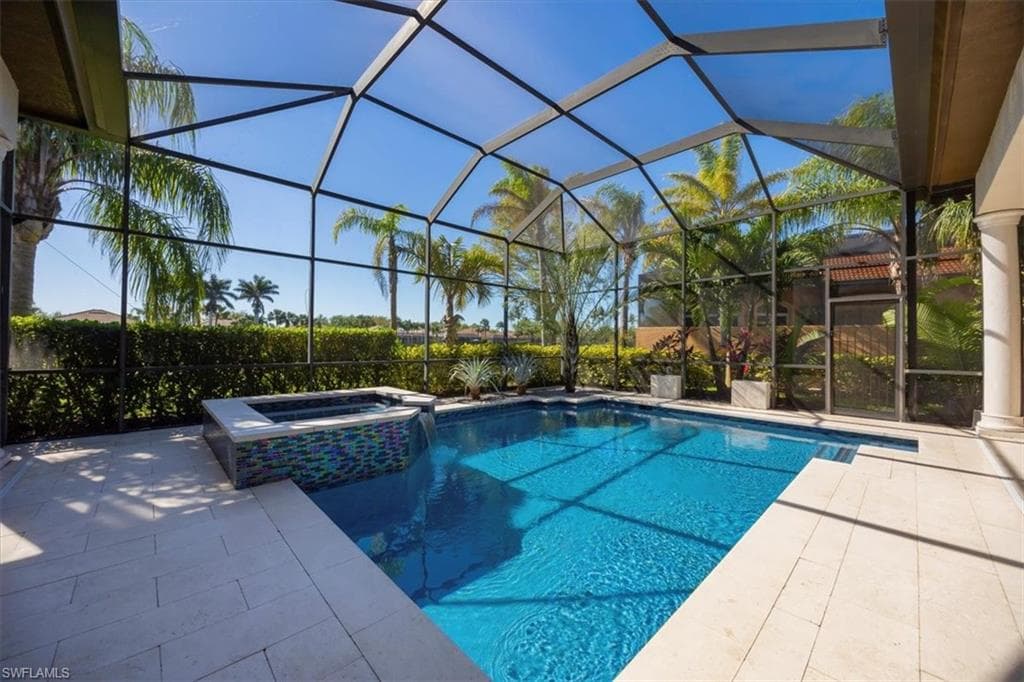 8910 Shenendoah Cir, Naples, FL 34113-34