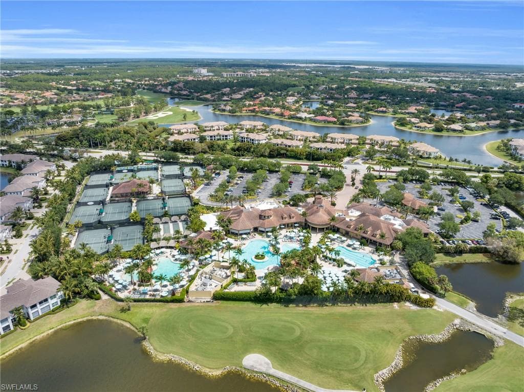 8910 Shenendoah Cir, Naples, FL 34113-45