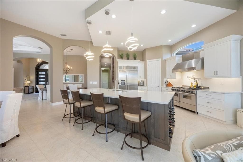 8910 Shenendoah Cir, Naples, FL 34113-6