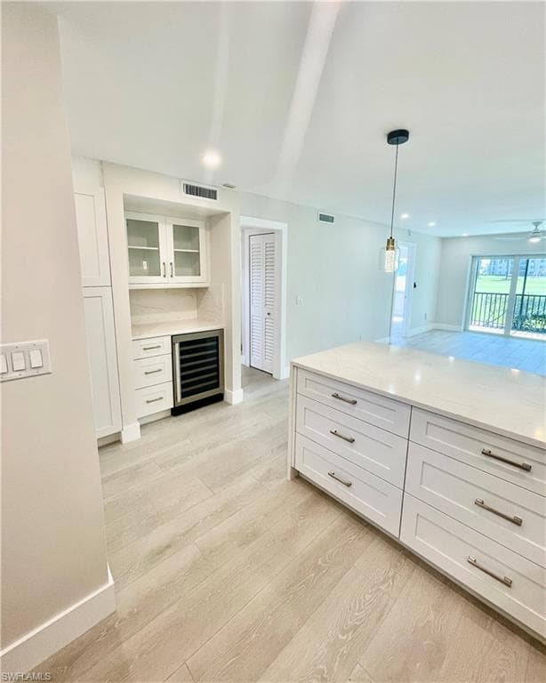 9 High Point Cir N 108, Naples, FL 34103-2