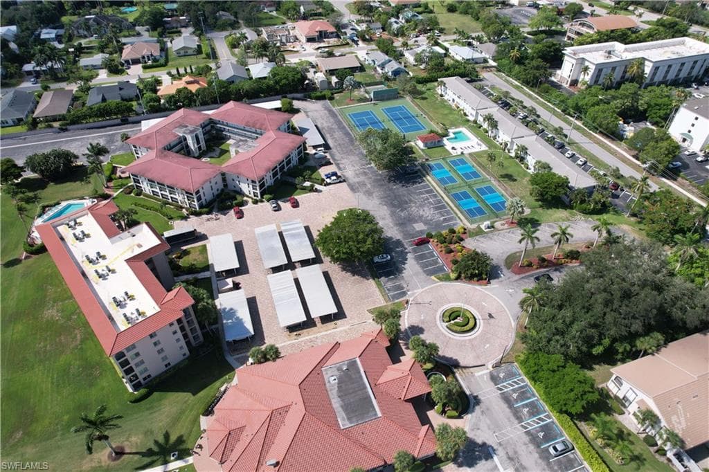 9 High Point Cir N 108, Naples, FL 34103-34