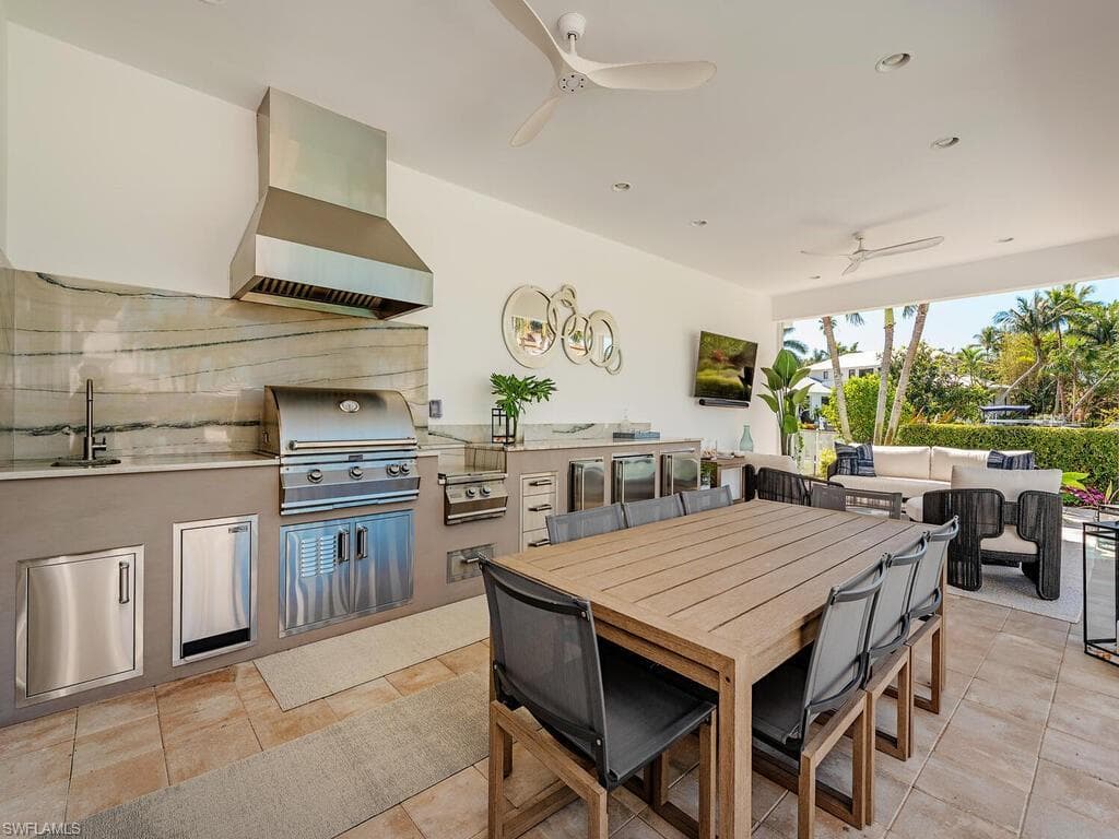 2261 Trout Ct, Naples, FL 34102-15