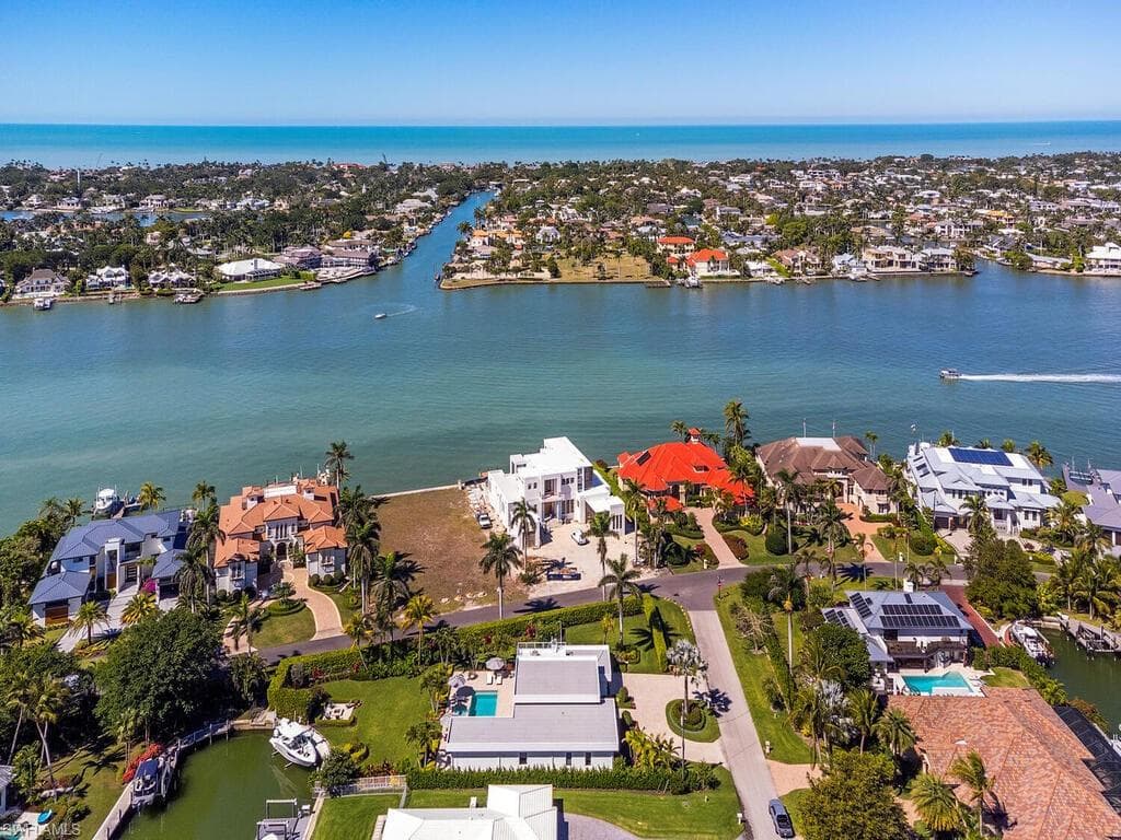 2261 Trout Ct, Naples, FL 34102-27