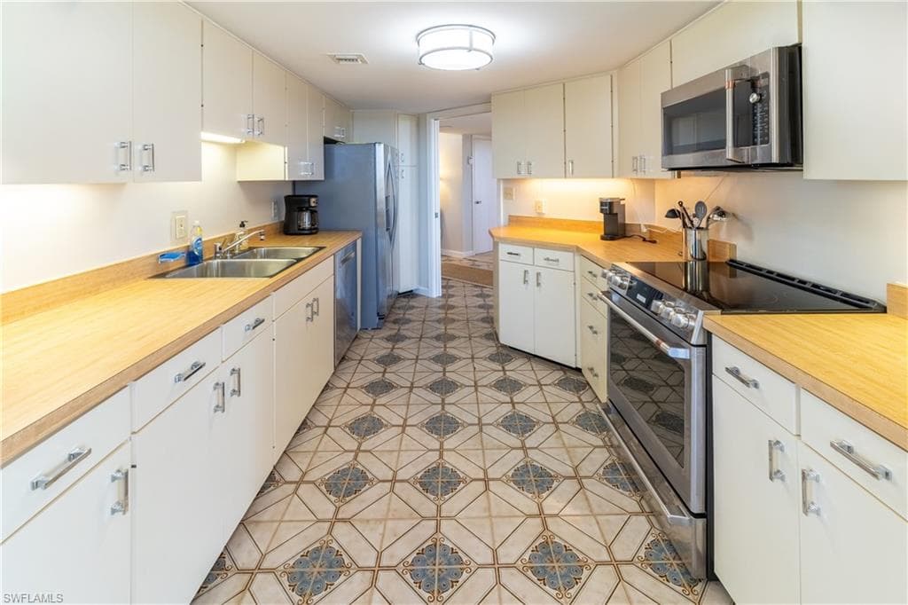 4901 Gulf Shore Blvd N 903, Naples, FL 34103-9
