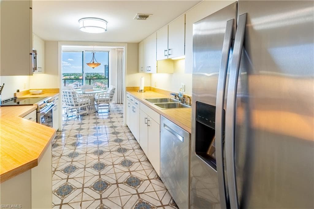4901 Gulf Shore Blvd N 903, Naples, FL 34103-8