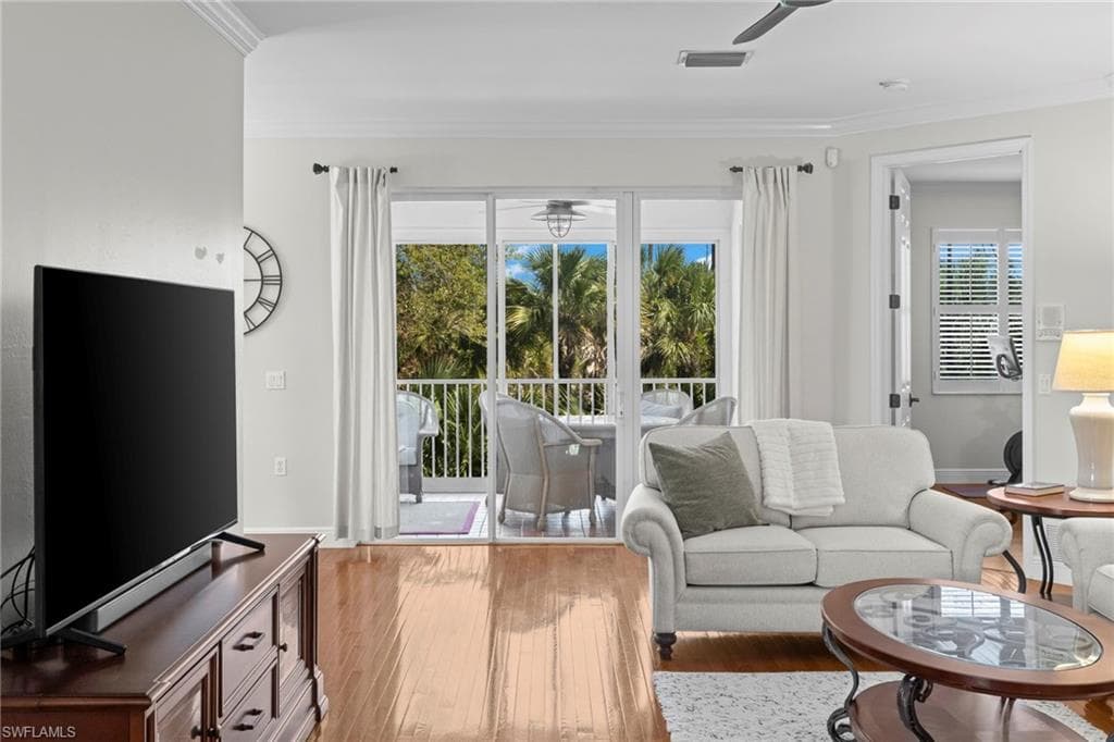 3913 Forest Glen Blvd 201, Naples, FL 34114-4