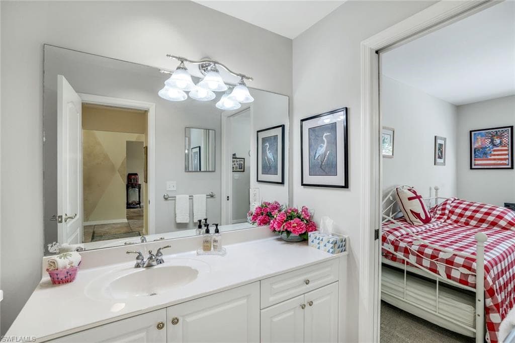 914 Augusta Blvd 7, Naples, FL 34113-20